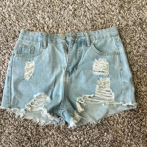 Light washed Banda ripped shorts. Size: xs/s (runs a little big) - Picture 1 of 3